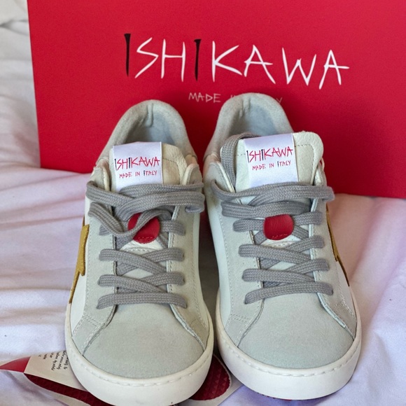 Ishikawa Women’s Sneakers - Size 7 (Fits More Like 6) - Picture 4 of 9